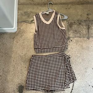 Checkered set